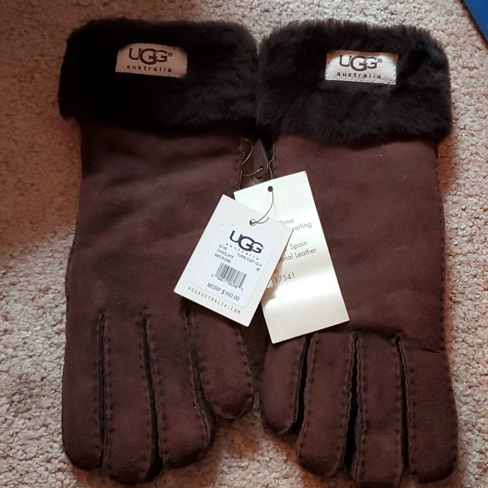 Brand new chocolate brown  UGG gloves!